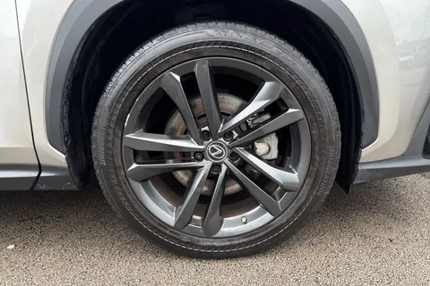 WU22VWP Lexus Nx 2.5 450h+ 18.1kWh E-CVT 4WD Euro 6 (s/s) 5dr Thumbnail #12