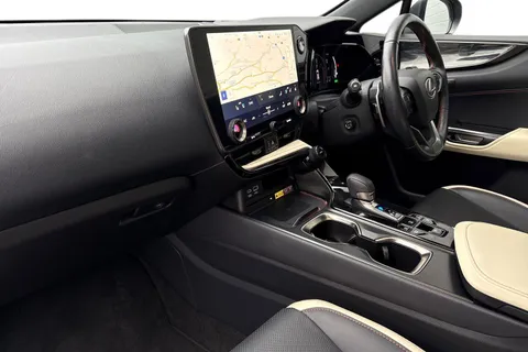 WU22VWP Lexus Nx 2.5 450h+ 18.1kWh E-CVT 4WD Euro 6 (s/s) 5dr Thumbnail #16
