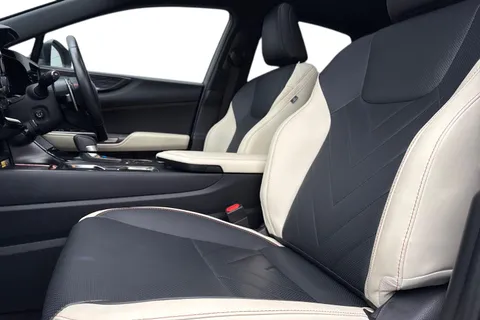 WU22VWP Lexus Nx 2.5 450h+ 18.1kWh E-CVT 4WD Euro 6 (s/s) 5dr Thumbnail #17