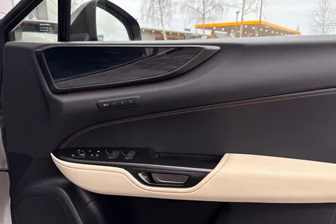 WU22VWP Lexus Nx 2.5 450h+ 18.1kWh E-CVT 4WD Euro 6 (s/s) 5dr Thumbnail #22