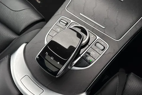 FL15EFS Mercedes-Benz C Class 4.0 C63 V8 BiTurbo AMG SpdS MCT Euro 6 (s/s) 5dr Thumbnail #24