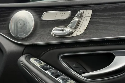 FL15EFS Mercedes-Benz C Class 4.0 C63 V8 BiTurbo AMG SpdS MCT Euro 6 (s/s) 5dr Thumbnail #58