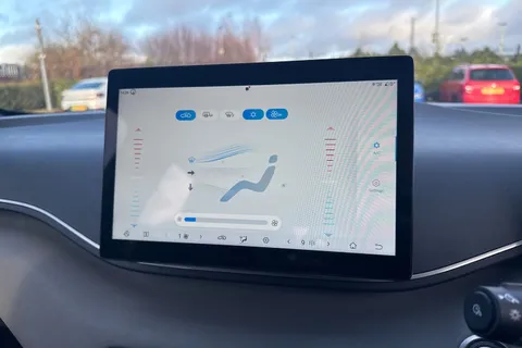 DC75KOE BYD Dolphin Surf 43.2kWh Boost Auto 5dr Thumbnail #18