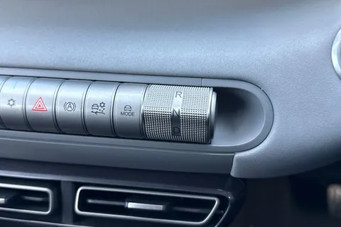 DC75KOE BYD Dolphin Surf 43.2kWh Boost Auto 5dr Thumbnail #19