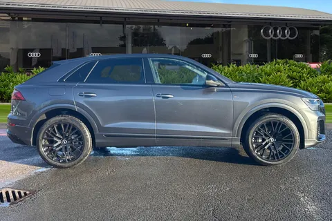 Audi Q8 3.0 TFSI V6 55 Black Edition Tiptronic quattro Euro 6 (s/s) 5dr Thumbnail #4