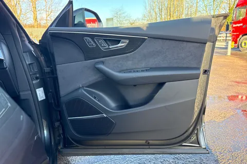 Audi Q8 3.0 TFSI V6 55 Black Edition Tiptronic quattro Euro 6 (s/s) 5dr Thumbnail #43