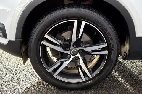 OU20KKA Volvo Xc40 2.0 T4 R-Design Auto AWD Euro 6 (s/s) 5dr Thumbnail #11