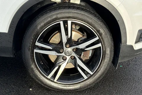 OU20KKA Volvo Xc40 2.0 T4 R-Design Auto AWD Euro 6 (s/s) 5dr Thumbnail #13