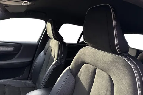 OU20KKA Volvo Xc40 2.0 T4 R-Design Auto AWD Euro 6 (s/s) 5dr Thumbnail #16