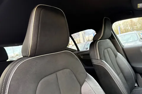 OU20KKA Volvo Xc40 2.0 T4 R-Design Auto AWD Euro 6 (s/s) 5dr Thumbnail #24