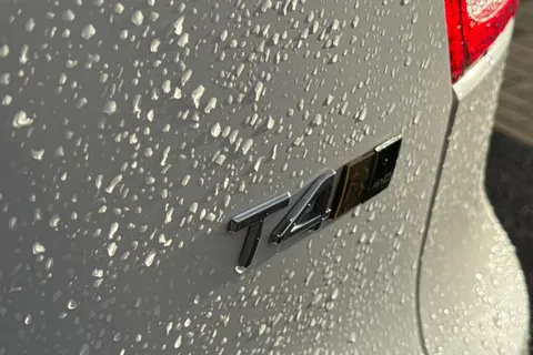 OU20KKA Volvo Xc40 2.0 T4 R-Design Auto AWD Euro 6 (s/s) 5dr Thumbnail #27