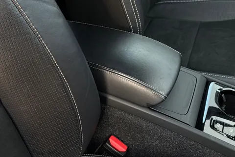 OU20KKA Volvo Xc40 2.0 T4 R-Design Auto AWD Euro 6 (s/s) 5dr Thumbnail #34