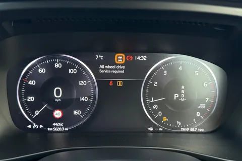 OU20KKA Volvo Xc40 2.0 T4 R-Design Auto AWD Euro 6 (s/s) 5dr Thumbnail #37