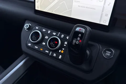 DN25WDU Land Rover Defender 130 3.0 D350 X-Dynamic HSE 5dr Thumbnail #14