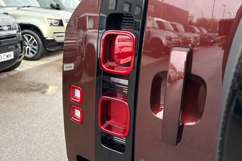 DN25WDU Land Rover Defender 130 3.0 D350 X-Dynamic HSE 5dr Thumbnail #27