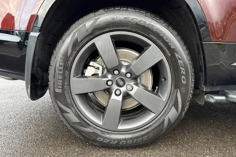DN25WDU Land Rover Defender 130 3.0 D350 X-Dynamic HSE 5dr Thumbnail #33