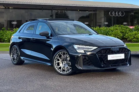 DA75HBJ Audi RS 3 2.5 TFSI Carbon Vorsprung Sportback S Tronic quattro Euro 6 (s/s) 5dr Thumbnail #2