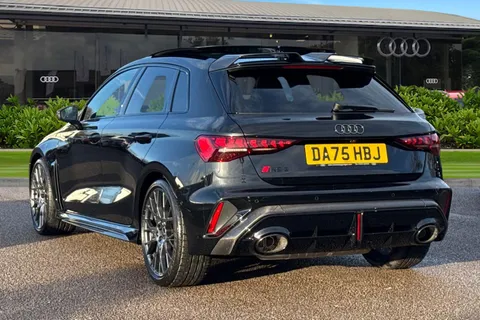 DA75HBJ Audi RS 3 2.5 TFSI Carbon Vorsprung Sportback S Tronic quattro Euro 6 (s/s) 5dr Thumbnail #3