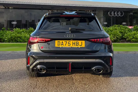 DA75HBJ Audi RS 3 2.5 TFSI Carbon Vorsprung Sportback S Tronic quattro Euro 6 (s/s) 5dr Thumbnail #5