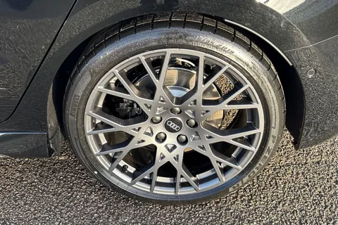 DA75HBJ Audi RS 3 2.5 TFSI Carbon Vorsprung Sportback S Tronic quattro Euro 6 (s/s) 5dr Thumbnail #10