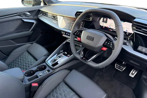 DA75HBJ Audi RS 3 2.5 TFSI Carbon Vorsprung Sportback S Tronic quattro Euro 6 (s/s) 5dr Thumbnail #14