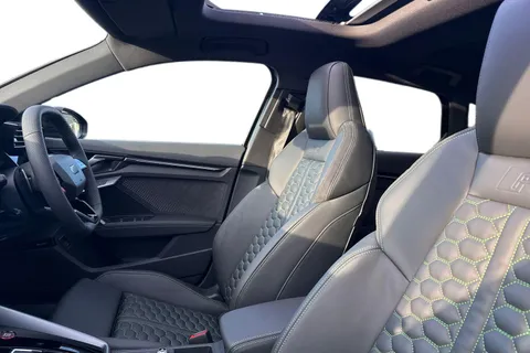 DA75HBJ Audi RS 3 2.5 TFSI Carbon Vorsprung Sportback S Tronic quattro Euro 6 (s/s) 5dr Thumbnail #16