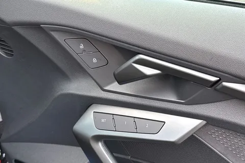 DA75HBJ Audi RS 3 2.5 TFSI Carbon Vorsprung Sportback S Tronic quattro Euro 6 (s/s) 5dr Thumbnail #21