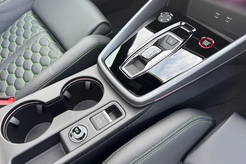 DA75HBJ Audi RS 3 2.5 TFSI Carbon Vorsprung Sportback S Tronic quattro Euro 6 (s/s) 5dr Thumbnail #23