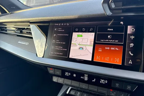 DA75HBJ Audi RS 3 2.5 TFSI Carbon Vorsprung Sportback S Tronic quattro Euro 6 (s/s) 5dr Thumbnail #35