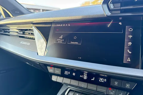 DA75HBJ Audi RS 3 2.5 TFSI Carbon Vorsprung Sportback S Tronic quattro Euro 6 (s/s) 5dr Thumbnail #51