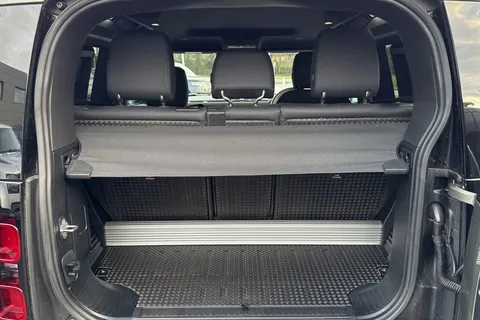 DP72HFH Land Rover Defender 90 3.0 D250 MHEV X-Dynamic SE SUV 3dr Diesel Auto 4WD Euro 6 (s/s) (250 ps) Thumbnail #10