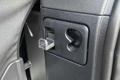 DP72HFH Land Rover Defender 90 3.0 D250 MHEV X-Dynamic SE SUV 3dr Diesel Auto 4WD Euro 6 (s/s) (250 ps) Thumbnail #27