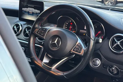 PK18OAJ Mercedes-Benz Gla 2.1 GLA200d AMG Line 7G-DCT Euro 6 (s/s) 5dr Thumbnail #32