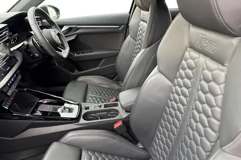 MT24JRV Audi RS 3 Carbon Black 400 PS S tronic Thumbnail #17