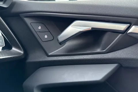 MT24JRV Audi RS 3 Carbon Black 400 PS S tronic Thumbnail #22