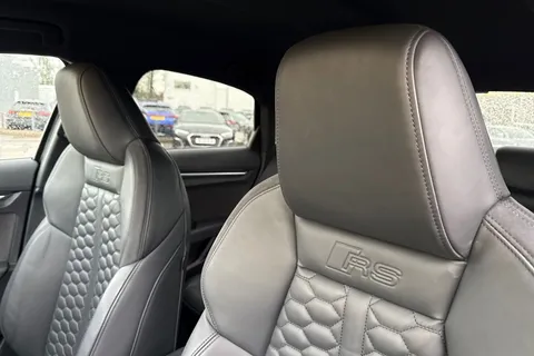 MT24JRV Audi RS 3 Carbon Black 400 PS S tronic Thumbnail #25