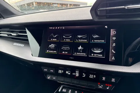 MT24JRV Audi RS 3 Carbon Black 400 PS S tronic Thumbnail #35