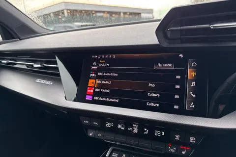 MT24JRV Audi RS 3 Carbon Black 400 PS S tronic Thumbnail #36