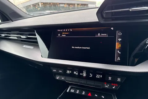 MT24JRV Audi RS 3 Carbon Black 400 PS S tronic Thumbnail #38