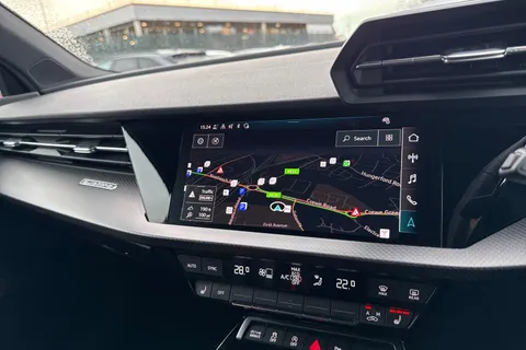 MT24JRV Audi RS 3 Carbon Black 400 PS S tronic Thumbnail #41