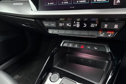 MT24JRV Audi RS 3 Carbon Black 400 PS S tronic Thumbnail #53