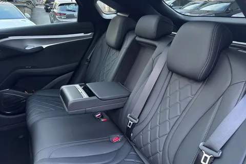 DN75FKU BYD Sealion 7 82.5kWh Design Auto AWD 5dr Thumbnail #13