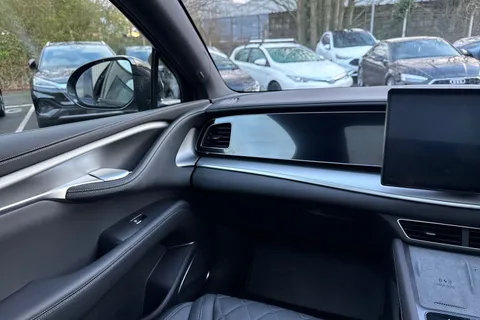 DN75FKU BYD Sealion 7 82.5kWh Design Auto AWD 5dr Thumbnail #14