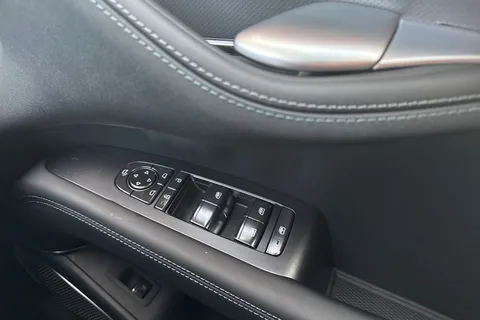 DN75FKU BYD Sealion 7 82.5kWh Design Auto AWD 5dr Thumbnail #17