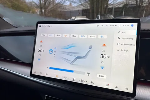 DN75FKU BYD Sealion 7 82.5kWh Design Auto AWD 5dr Thumbnail #18