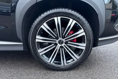 DN75FKU BYD Sealion 7 82.5kWh Design Auto AWD 5dr Thumbnail #23