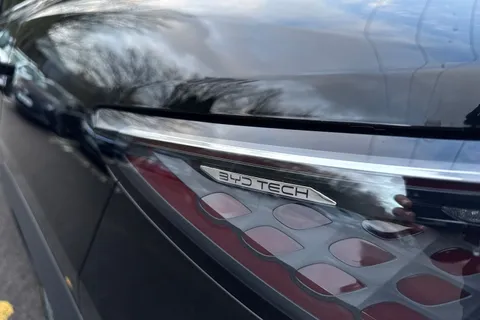 DN75FKU BYD Sealion 7 82.5kWh Design Auto AWD 5dr Thumbnail #41