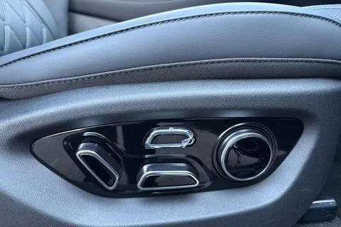 DN75FKU BYD Sealion 7 82.5kWh Design Auto AWD 5dr Thumbnail #49