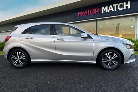 BC17MLE Mercedes-Benz A Class 1.5 A180d SE 7G-DCT Euro 6 (s/s) 5dr Thumbnail #4