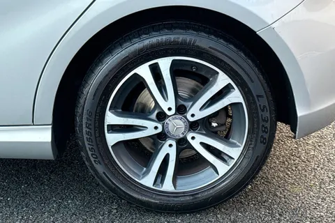 BC17MLE Mercedes-Benz A Class 1.5 A180d SE 7G-DCT Euro 6 (s/s) 5dr Thumbnail #12